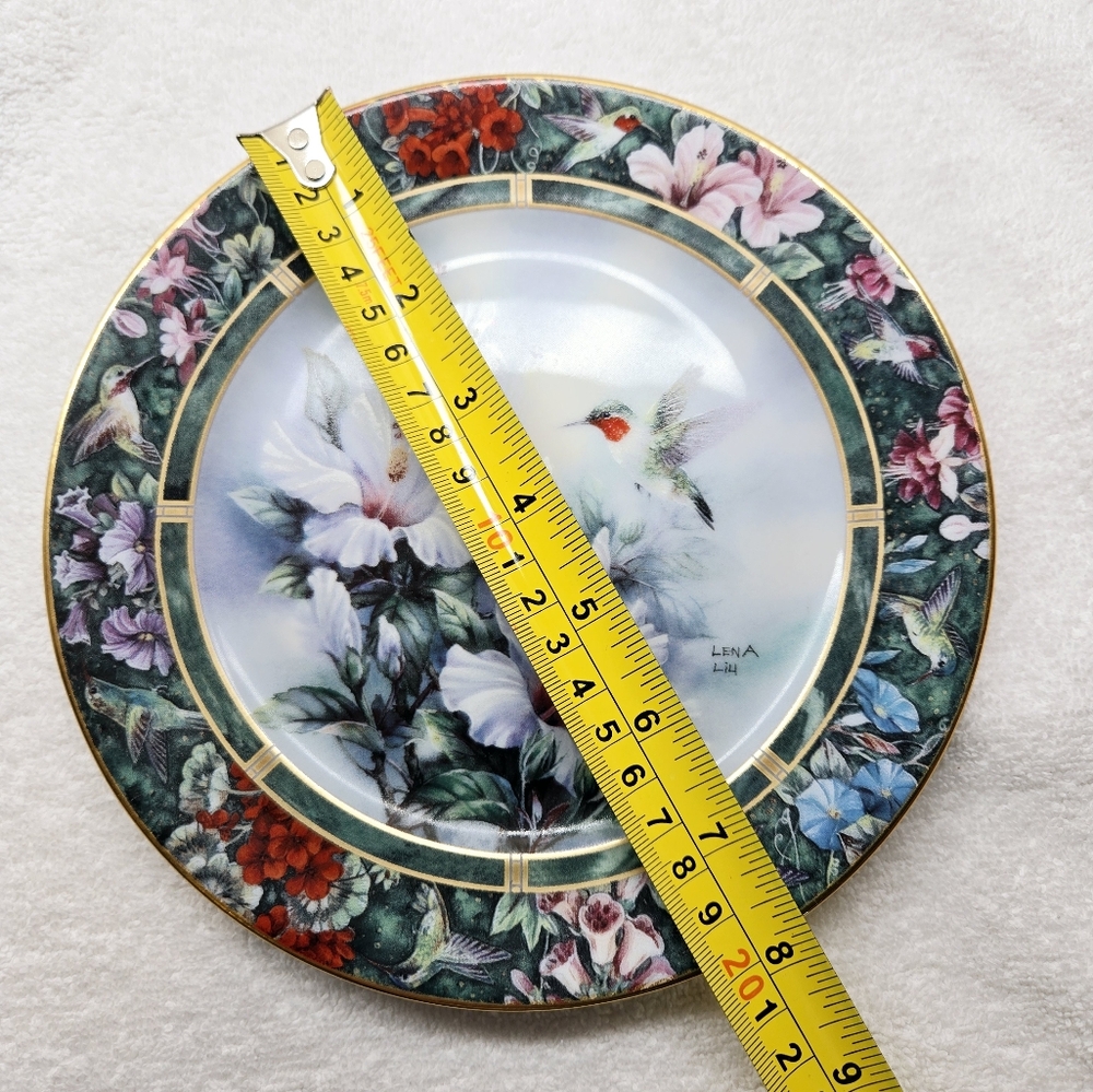 Ruby-Throated Hummingbird Ceramic Plate - Picture 2 of 10